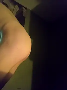 Ajjjjhughes online show from April 2026 10:27:01 PM