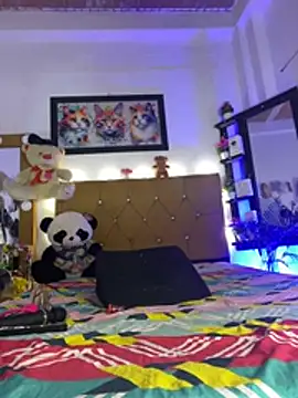 Antonella-smitt online show from March 2026 01:37:02 PM