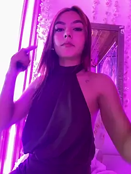   Nahomy online show from April 2026 03:43:01 PM