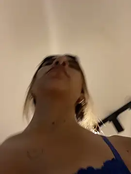 VioletaHills  online show from May 2026 12:10:01 PM