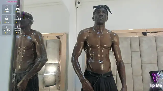 Titan Moreno  online show from March 2026 12:44:02 PM