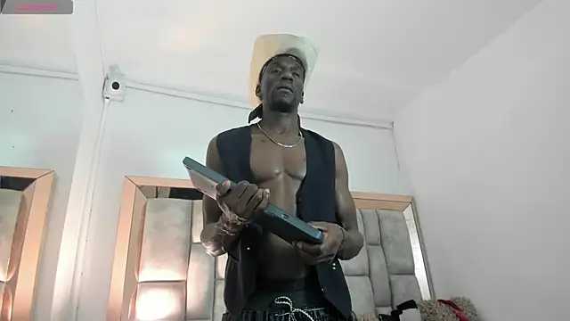 Snapshot of Titan_Moreno_ chatting on May 2026 12:11:02 PM Titan Moreno online show from May 2026 12:11:02 PM