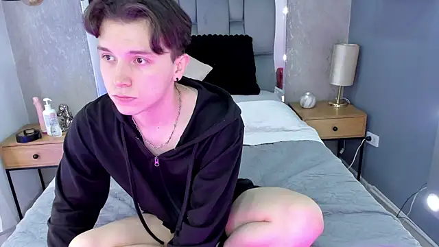 hollannd  online show from April 2026 01:35:02 PM