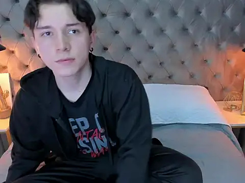 hollannd  online show from June 2026 07:03:02 PM