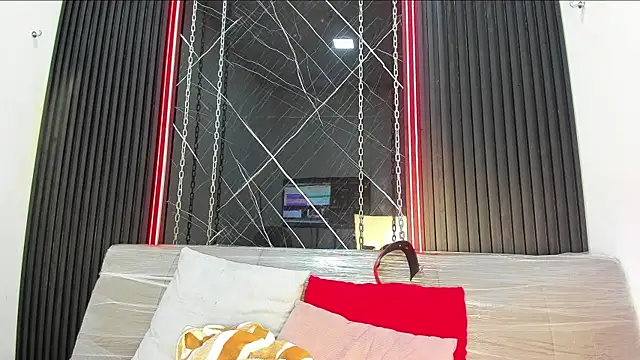 Megan Duskk online show from April 2026 01:02:01 PM