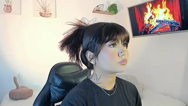 AlaiaRogers online show from July 2026 11:08:01 AM