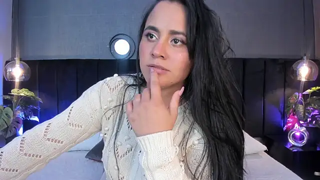 Snapshot of alejandra__garcia chatting on April 2026 09:01:01 PM alejandra garcia online show from April 2026 09:01:01 PM