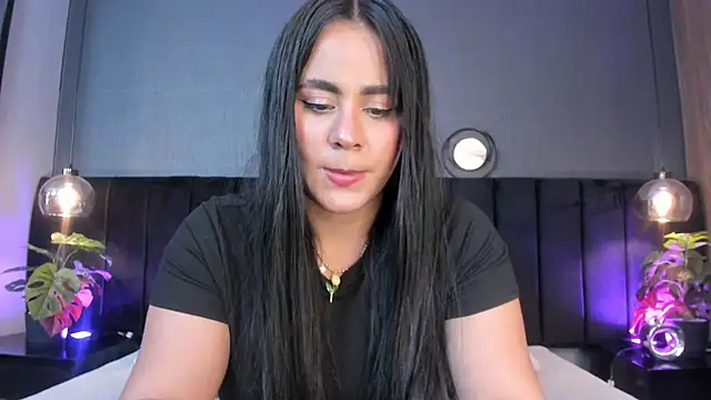 Snapshot of alejandra__garcia chatting on April 2026 03:17:02 AM alejandra garcia online show from April 2026 03:17:02 AM