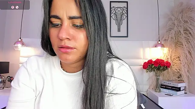Snapshot of alejandra__garcia chatting on May 2026 09:00:02 PM alejandra garcia online show from May 2026 09:00:02 PM