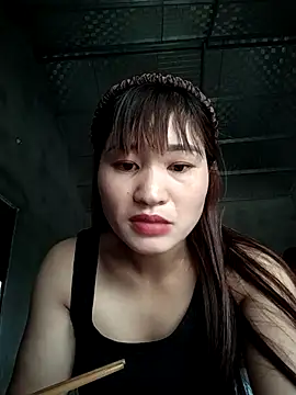 Lilinn  online show from April 2026 04:54:01 AM