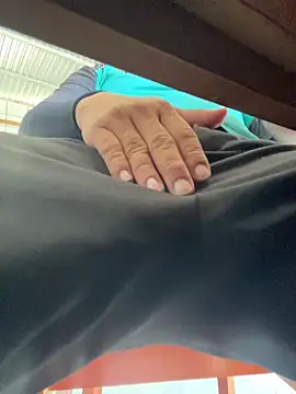 hoang15075 online show from April 2026 01:41:02 AM