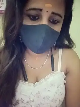 Snapshot of Tamil_Rani- chatting on May 2026 09:42:02 PM Tamil Rani- online show from May 2026 09:42:02 PM