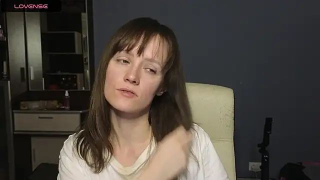 Snapshot of Tender_Swan chatting on April 2026 09:39:01 PM Tender Swan online show from April 2026 09:39:01 PM