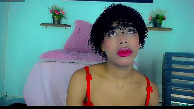 Snapshot of Nashla_D_- chatting on March 2026 05:04:01 AM Nashla D - online show from March 2026 05:04:01 AM