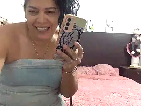 Snapshot of mommy-Milf chatting on March 2026 09:54:01 PM mommy-Milf online show from March 2026 09:54:01 PM