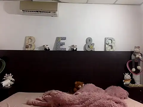 Snapshot of mommy-Milf chatting on March 2026 04:51:02 PM mommy-Milf online show from March 2026 04:51:02 PM