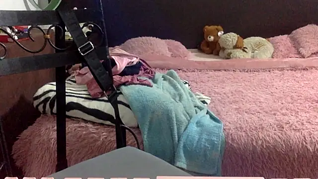 Snapshot of mommy-Milf chatting on April 2026 01:56:01 AM mommy-Milf online show from April 2026 01:56:01 AM