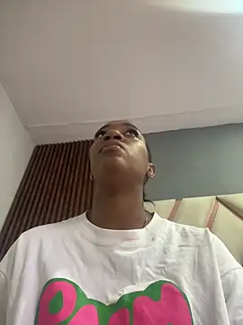 Snapshot of Emi_rousse chatting on March 2026 12:11:01 PM Emi rousse online show from March 2026 12:11:01 PM