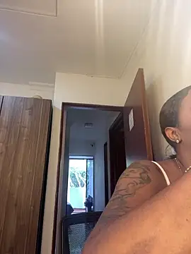 Emi rousse online show from April 2026 12:05:02 PM