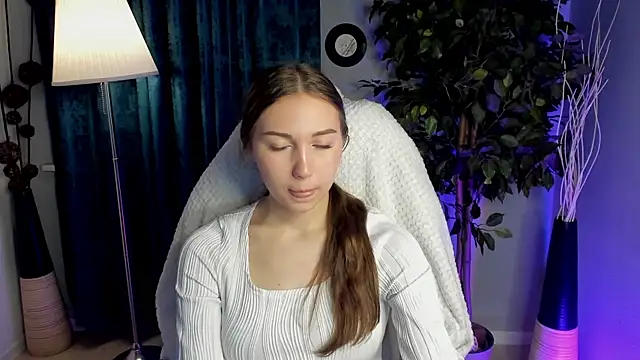 OliviaLang online show from March 2026 11:03:01 AM