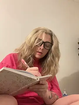 Snapshot of imkhloe chatting on March 2026 12:14:01 AM imkhloe online show from March 2026 12:14:01 AM