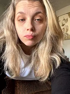 Snapshot of imkhloe chatting on March 2026 04:22:02 PM imkhloe online show from March 2026 04:22:02 PM