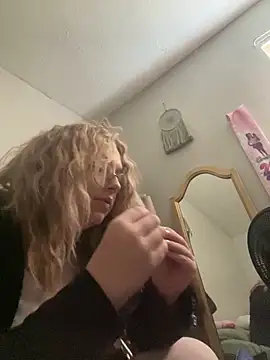 Snapshot of imkhloe chatting on March 2026 05:50:01 PM imkhloe online show from March 2026 05:50:01 PM