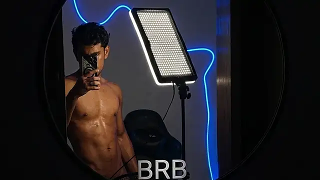 jossi12345j online show from April 2026 12:36:01 PM