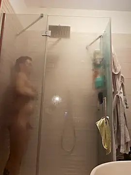 Andreakkkk online show from March 2026 10:13:01 PM