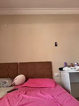 emree-pelinn online show from March 2026 10:33:01 AM