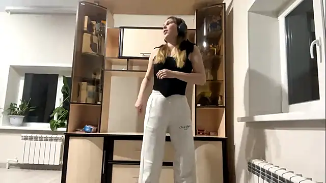 JoanieMochel online show from March 2026 03:53:01 PM