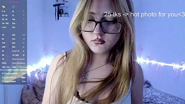 Snapshot of CucKuhta chatting on May 2026 05:10:02 PM CucKuhta online show from May 2026 05:10:02 PM