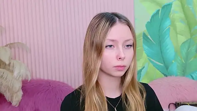 Snapshot of Tessa_Cross chatting on March 2026 08:09:02 AM Tessa Cross online show from March 2026 08:09:02 AM