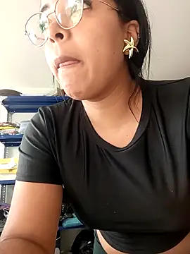 Babyfull lips online show from March 2026 07:19:02 PM