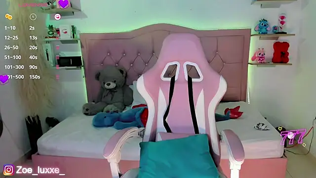 Zoe Luxxe  online show from June 2026 09:06:02 PM