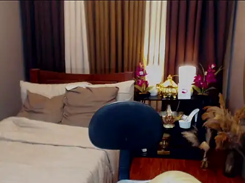 Snapshot of KieraLee chatting on March 2026 07:32:01 PM KieraLee online show from March 2026 07:32:01 PM