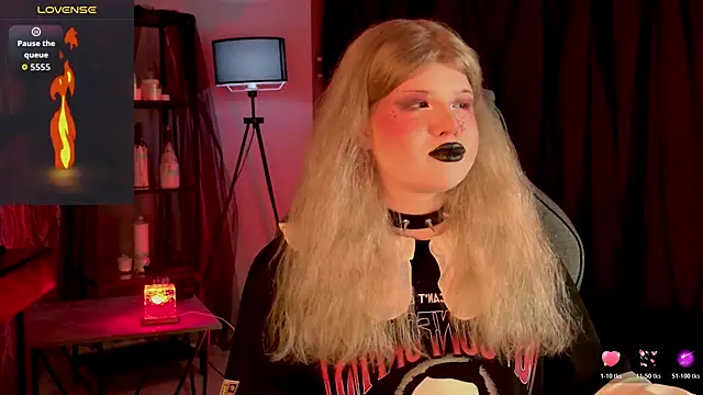 LilithNlsn online show from April 2026 12:33:01 AM