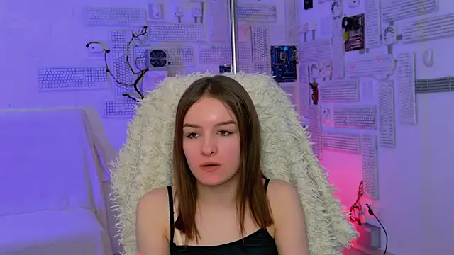 Snapshot of KellieBanshe chatting on June 2026 04:35:01 AM KellieBanshe online show from June 2026 04:35:01 AM