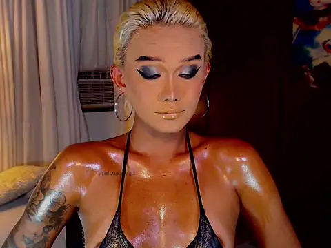 Snapshot of xXLustFullTransXx chatting on June 2026 01:36:02 AM xXLustFullTransXx online show from June 2026 01:36:02 AM
