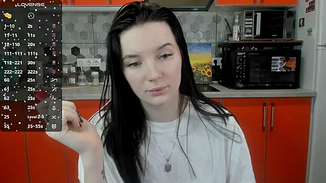 Snapshot of Mary_Blu chatting on January 2025 11:17:01 PM Mary Blu online show from January 2025 11:17:01 PM