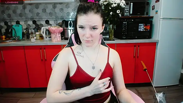 Snapshot of Mary_Blu chatting on February 2025 05:24:02 PM Mary Blu online show from February 2025 05:24:02 PM