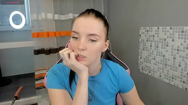 Snapshot of Mary_Blu chatting on February 2025 05:12:02 AM Mary Blu online show from February 2025 05:12:02 AM