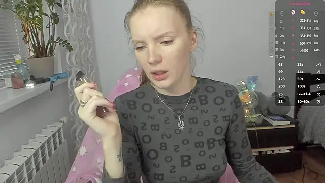 Snapshot of Mary_Blu chatting on October 2025 09:46:02 AM Mary Blu online show from October 2025 09:46:02 AM