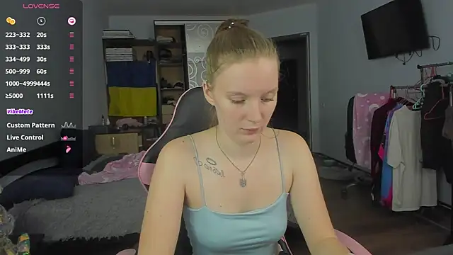 Mary Blu online show from December 2025 02:14:02 PM