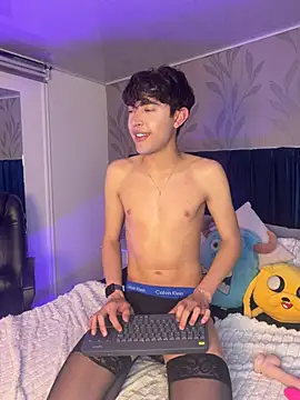 Snapshot of MatthewMoore_ chatting on March 2026 01:00:01 AM MatthewMoore online show from March 2026 01:00:01 AM