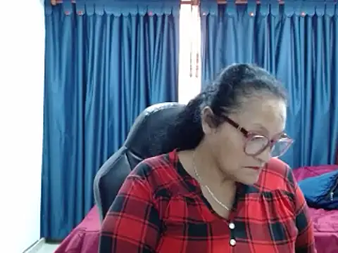  BellaNocturna online show from April 2026 06:09:01 PM