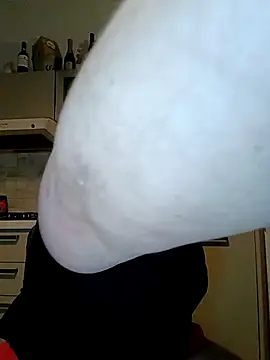 bear skinny online show from April 2026 11:40:02 PM