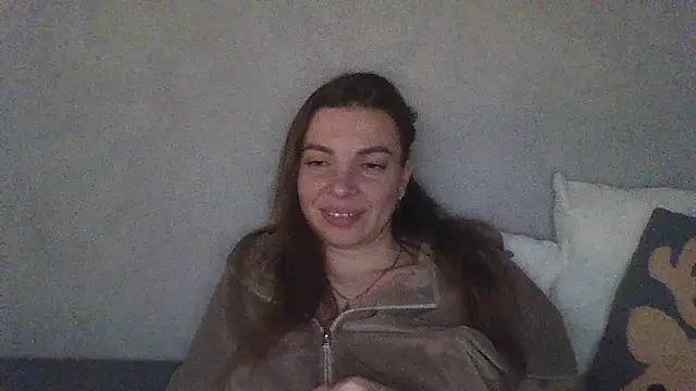 Luna2547 online show from April 2026 05:54:01 PM