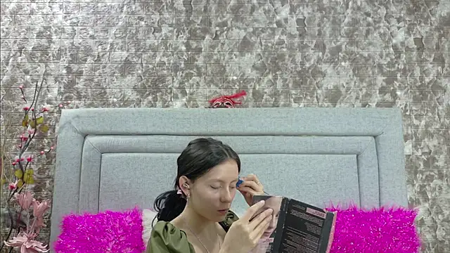 Snapshot of Naomimolie chatting on June 2026 12:26:01 PM Naomimolie online show from June 2026 12:26:01 PM