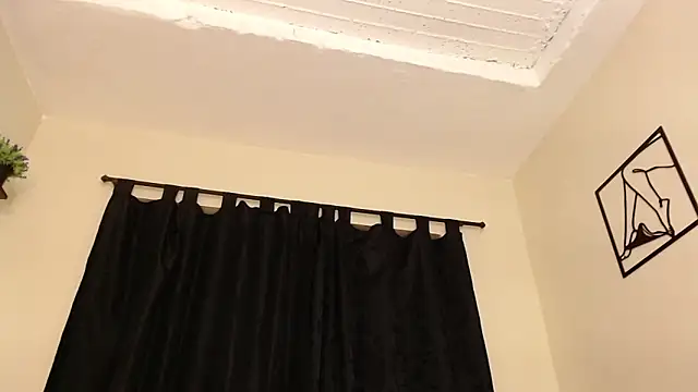 LyriaDiamond  online show from March 2026 07:39:01 PM